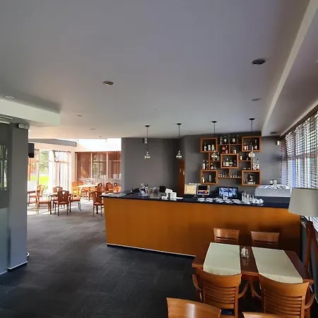 Port Club & Restaurant