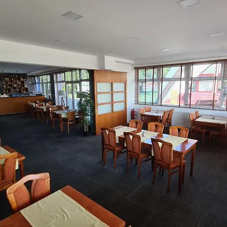 Port Club & Restaurant Guest house