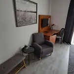Port Club & Restaurant 招待所
