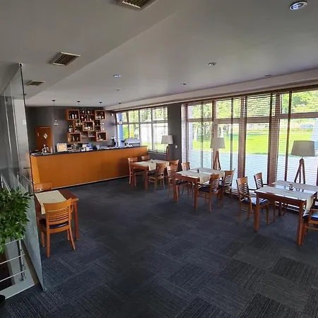 Gæstehus Port Club & Restaurant