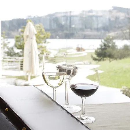 Port Club & Restaurant 게스트하우스 Námestovo